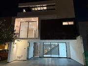 CASA EN VENTA EN LOMAS DE ANGELOPOLIS III