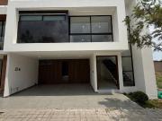 Casa en venta en Lomas de Angelopolis III, 4...