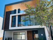 Casa en Venta en Lomas de Ángelopolis III, Excelente...