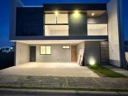 CASA EN VENTA EN LOMAS DE ANGELOPOLIS PARQAUE SOFIA