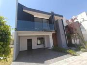 CASA EN VENTA EN LOMAS DE ANGELOPOLIS PARQUE FORESTA...