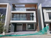 Casa en Venta en Lomas de Angelopolis, Parque Napa