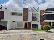 CASA EN VENTA EN LOMAS DE ANGELÓPOLIS PARQUE VICTORIA...