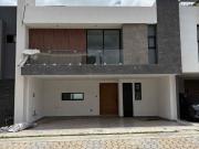 CASA EN VENTA EN LOMAS DE ANGELOPOLIS PUEBLA