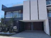 CASA EN VENTA EN LOMAS DE ANGELOPOLIS, PUEBLA ACABADOS...