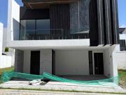 CASA EN VENTA EN LOMAS DE ANGELOPOLIS, PUEBLA DOBLE...