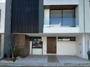 CASA EN VENTA EN LOMAS DE ANGELOPOLIS, PUEBLA HABITACION...