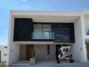 CASA EN VENTA EN LOMAS DE ANGELOPOLIS, PUEBLA UBICADA A...