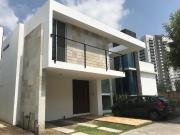 Casa en Venta en Lomas de Angelópolis, San Andrés...