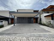 CASA EN VENTA EN LOMAS DE CAMPANARIO NORTE, CON OPCIÓN A...