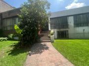 CASA EN VENTA EN LOMAS DE CHAPULTEPEC PARA ACTUALIZAR...