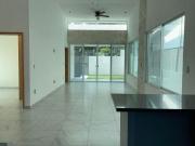 CASA EN VENTA EN LOMAS DE COCOYOC CON JACUZZI
