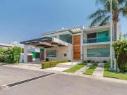 Casa en Venta en Lomas de Cocoyoc– ¡Vive en este...