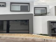 CASA EN VENTA EN LOMAS DE GRAN JARDIN CON 3 RECAMARAS