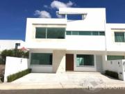 Casa en venta en Lomas de Juriquila, Querétaro ! Amplio...
