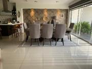 CASA EN VENTA EN LOMAS DE JURIQUILLA