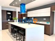 CASA EN VENTA EN LOMAS DE JURIQUILLA CON ROOFGARDEN NUEVA