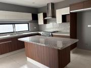 Casa en venta en Lomas de Juriquilla Querétaro, 4 recámaras