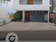 Casa en venta en Lomas de Juriquilla, Querétaro con...