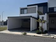 CASA EN VENTA EN LOMAS DE LA RIOJA