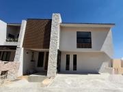 CASA EN VENTA EN LOMAS DE LA VISTA EN QUERETARO, ESTUDIO...
