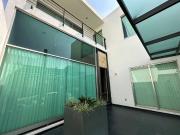 CASA EN VENTA EN LOMAS DE LAS AMERICAS HAB. EN PLANTA BAJA