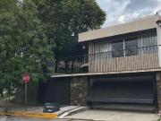 Casa en venta en Lomas de Tecamachalco en Naucalpan...