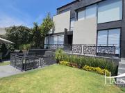 Casa en venta en Lomas de Tecamachalco, Naucalpan de...
