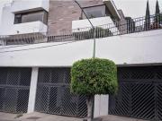 Casa en venta en Lomas de Tecamachalco, Naucalpan de...