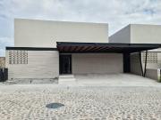 Casa en Venta en Lomas del Campanario, Autor, Doble...