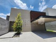 Casa en Venta en Lomas del Campanario IV con 3 habitaciones