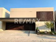 CASA EN VENTA EN LOMAS DEL CAMPANARIO NORTE