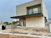 Casa en venta en Lomas del Campanario norte queretaro