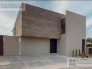 Casa en venta en Lomas del Campanario Norte, Santa Oliva Casa en venta en Lomas del Campanario Norte, Santa Oliva