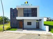 Casa en venta en Lomas del Dorado