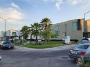 CASA EN VENTA EN LOMAS DEL REFUGIO FRENTE A ÁREA VERDE