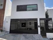 CASA EN VENTA EN LOMAS DEL VERGEL