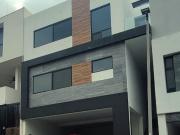 CASA EN VENTA EN LOMAS DEL VERGEL EN CARRERA NACIONAL EN...
