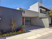CASA EN VENTA EN LOMAS PUNTA DEL ESTE LEÓN, GTO. CASA DE...