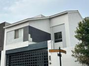Casa en Venta en Lomas sector Privadas en esquina