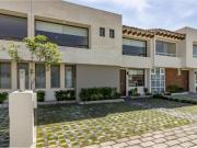 Casa en Venta en Lomas Virreyes, Calimaya: Moderna y...