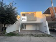 Casa en venta en Loretta 1