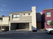 Casa en Venta en Los Azulejos Zona Sierra Alta,...