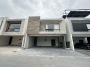 CASA EN VENTA EN LOS CRISTALES CARRETERA NACIONAL MONTERREY