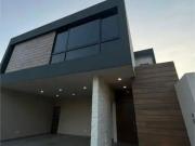 CASA EN VENTA EN LOS CRISTALES MONTERREY