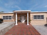 Casa en Venta en Los Guayabitos, Caracas Casa en Venta en Los Guayabitos, Caracas