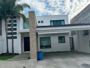 Casa en Venta en Los Milagros de Valle Alto, Monterrey,...