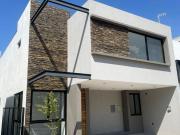 Casa en venta en Los Robles, Coto Encinos