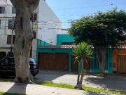 Casa en venta en Los Rosales Surco frente a parque