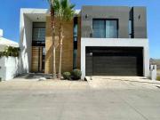 CASA EN VENTA EN LOS SANTOS RESIDENCIAL